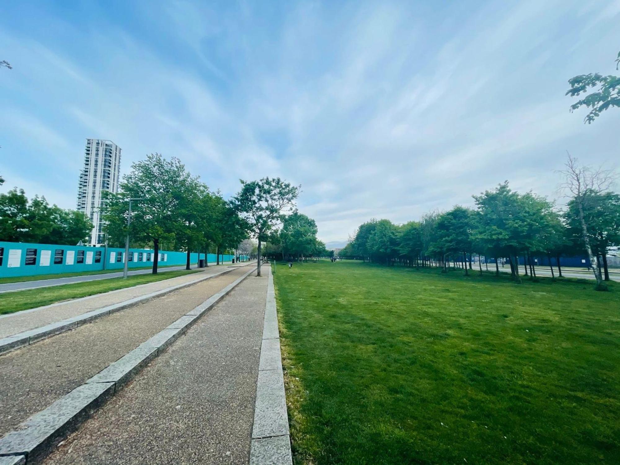 Greenwich Apartment With A River View & Balcony Near The 02 Arena & North Greenwich With Free Wifi & Fast Links Into Central Лондон Екстериор снимка