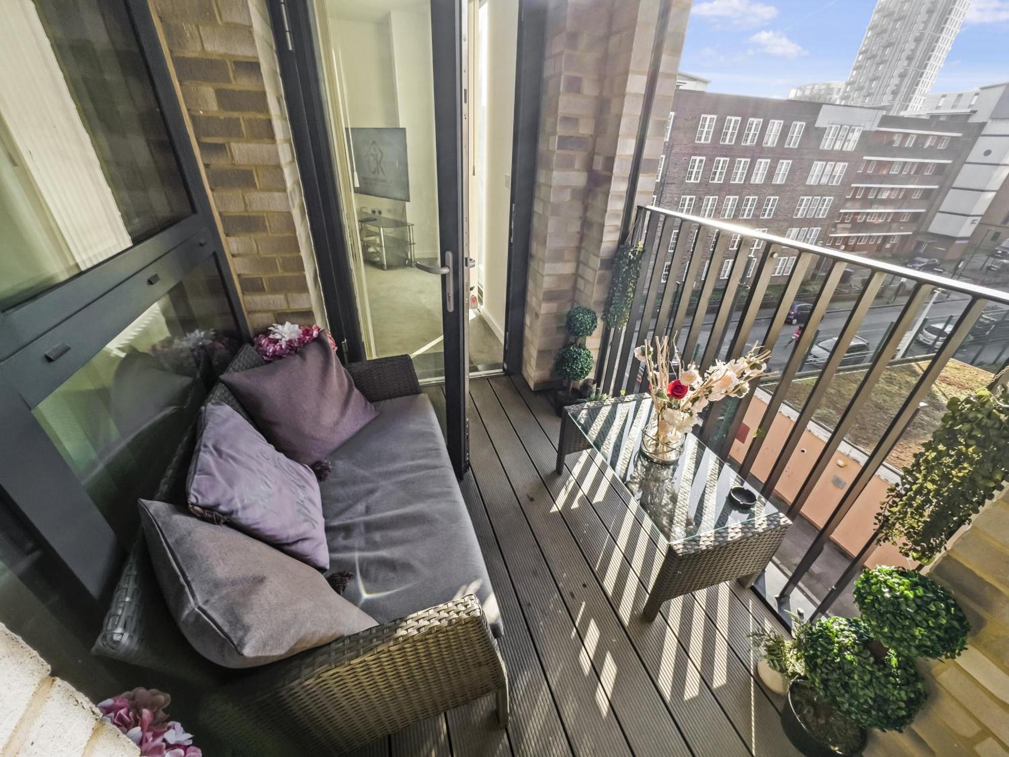Greenwich Apartment With A River View & Balcony Near The 02 Arena & North Greenwich With Free Wifi & Fast Links Into Central Лондон Екстериор снимка