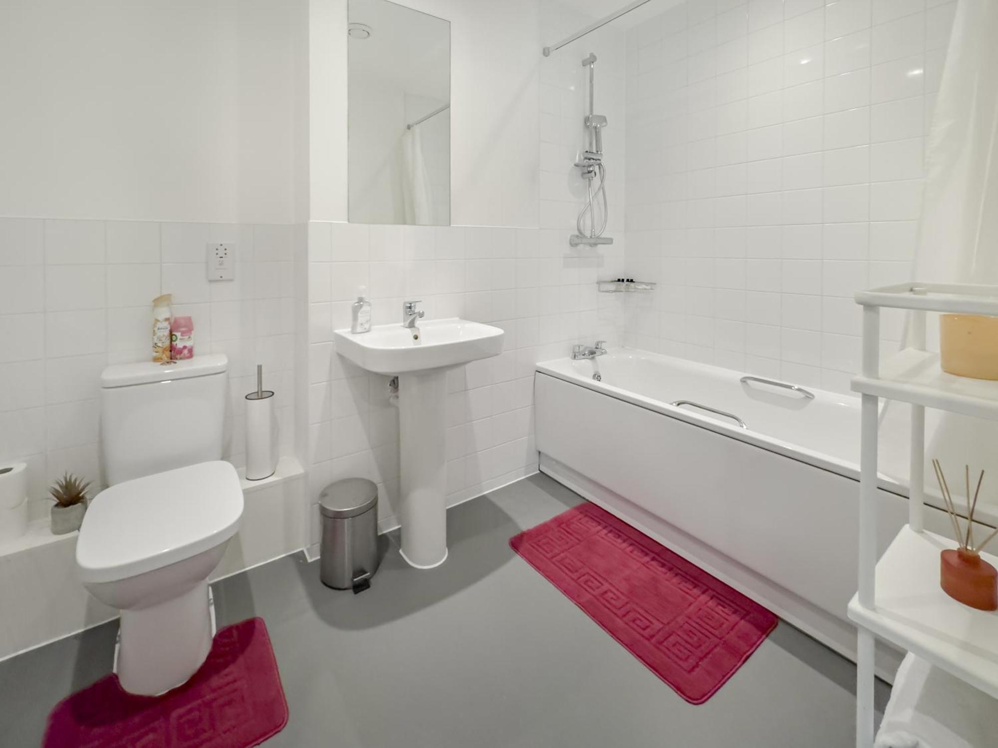 Greenwich Apartment With A River View & Balcony Near The 02 Arena & North Greenwich With Free Wifi & Fast Links Into Central Лондон Екстериор снимка